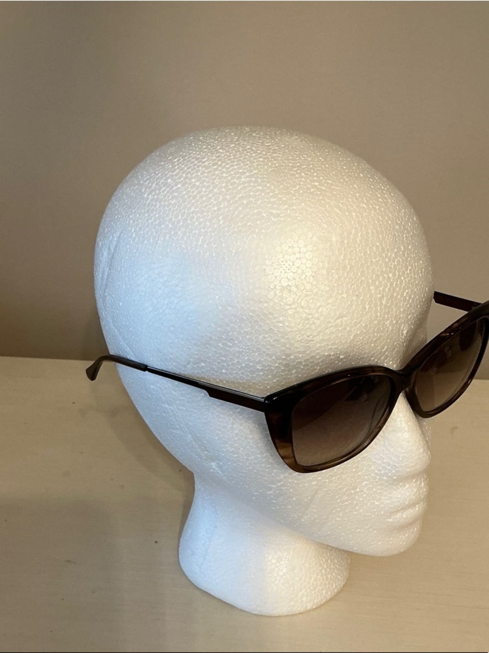 Authentic, Vera Wang Brown Cat-Eye Sunglasses - Picture 10 of 12